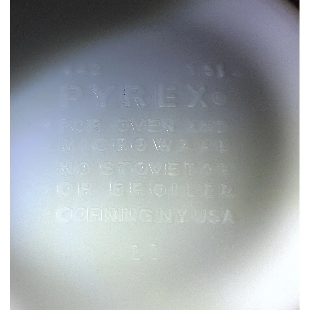 Pyrex this bowl